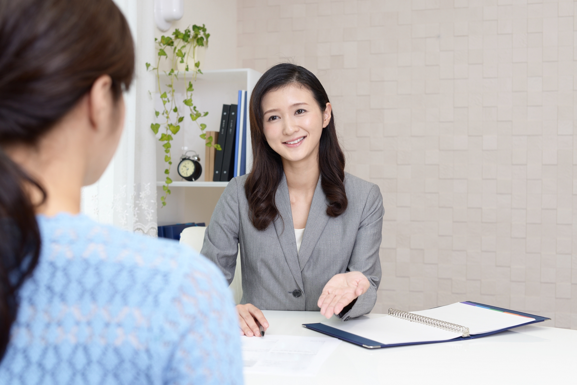 「Web制作会社の選び方がわからない？発注先を決める基準について解説」のアイキャッチ画像